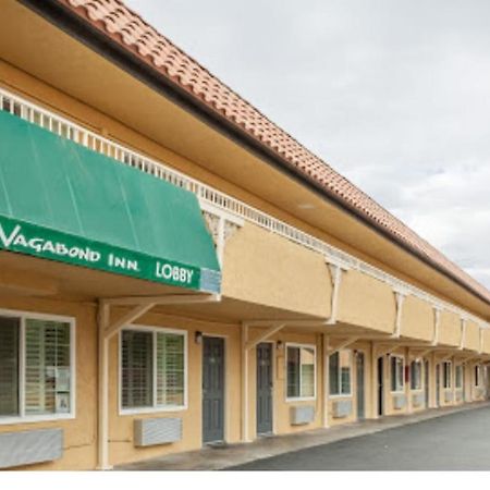 Vagabond Inn ヘメット エクステリア 写真