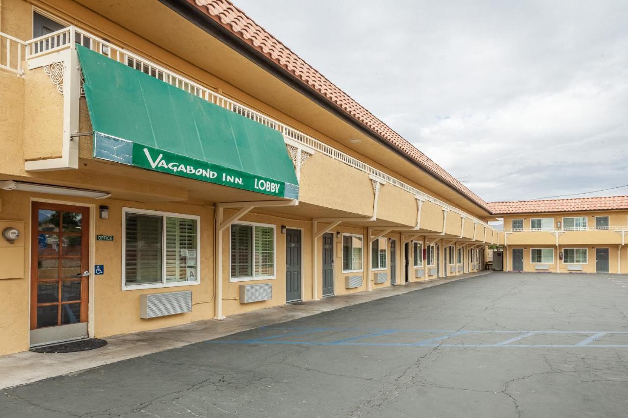 Vagabond Inn ヘメット エクステリア 写真